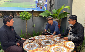 Konsolidasi Demokrasi di Kantor Desa Banjar Anyar, Kamis (6/8/2026).