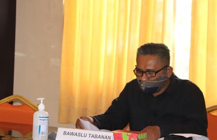 Bawaslu Tabanan menghadiri Rapat Pleno Rekapitulasi Daftar Pemilih Hasil Pemutakhiran dan Penetapan 