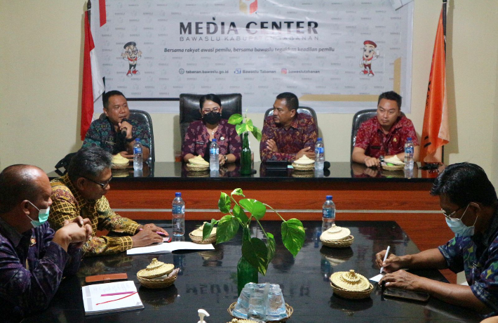 Persiapan Sumber Daya Pengawas Pemilu, Bawaslu Tabanan dan BKPSDM Tabanan Bersinergi Spirit Kebersam