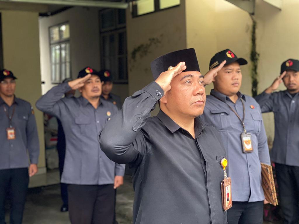 Peringati HUT Republik Indonesia ke-78, Bawaslu Tabanan Laksanakan Upacara Bendera