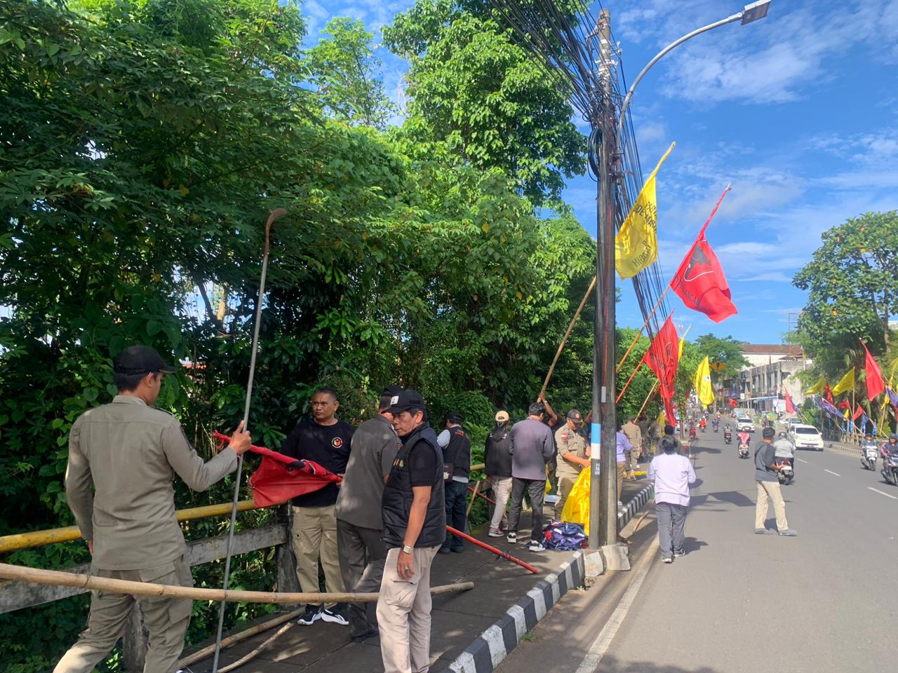 Penertiban APK, Bawaslu Tabanan berkolaborasi bersama Gakumdu, KPU dan Satpol PP Tabanan