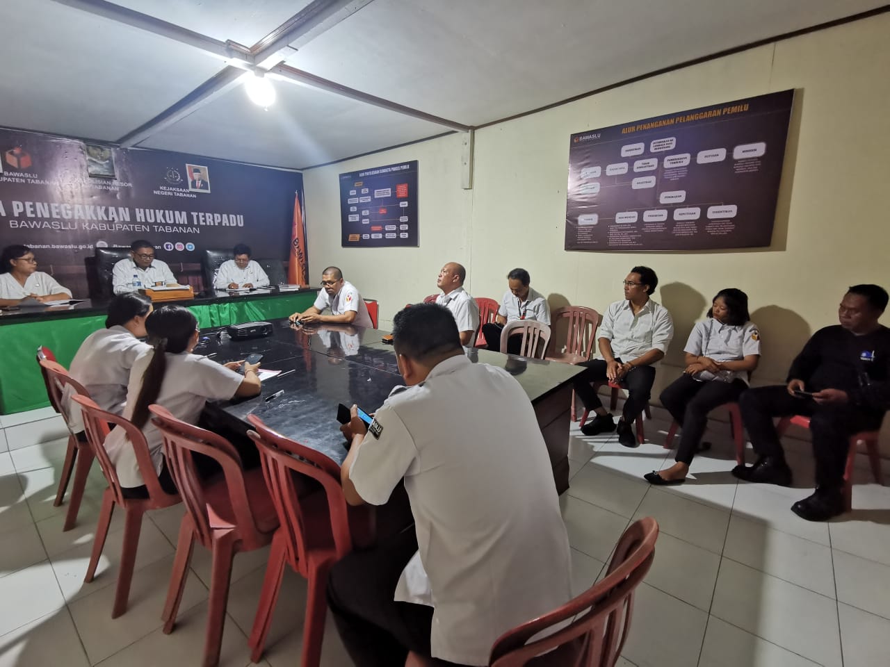 Bawaslu Tabanan tetap Rutin melaksanakan Rapat Koordinasi Internal