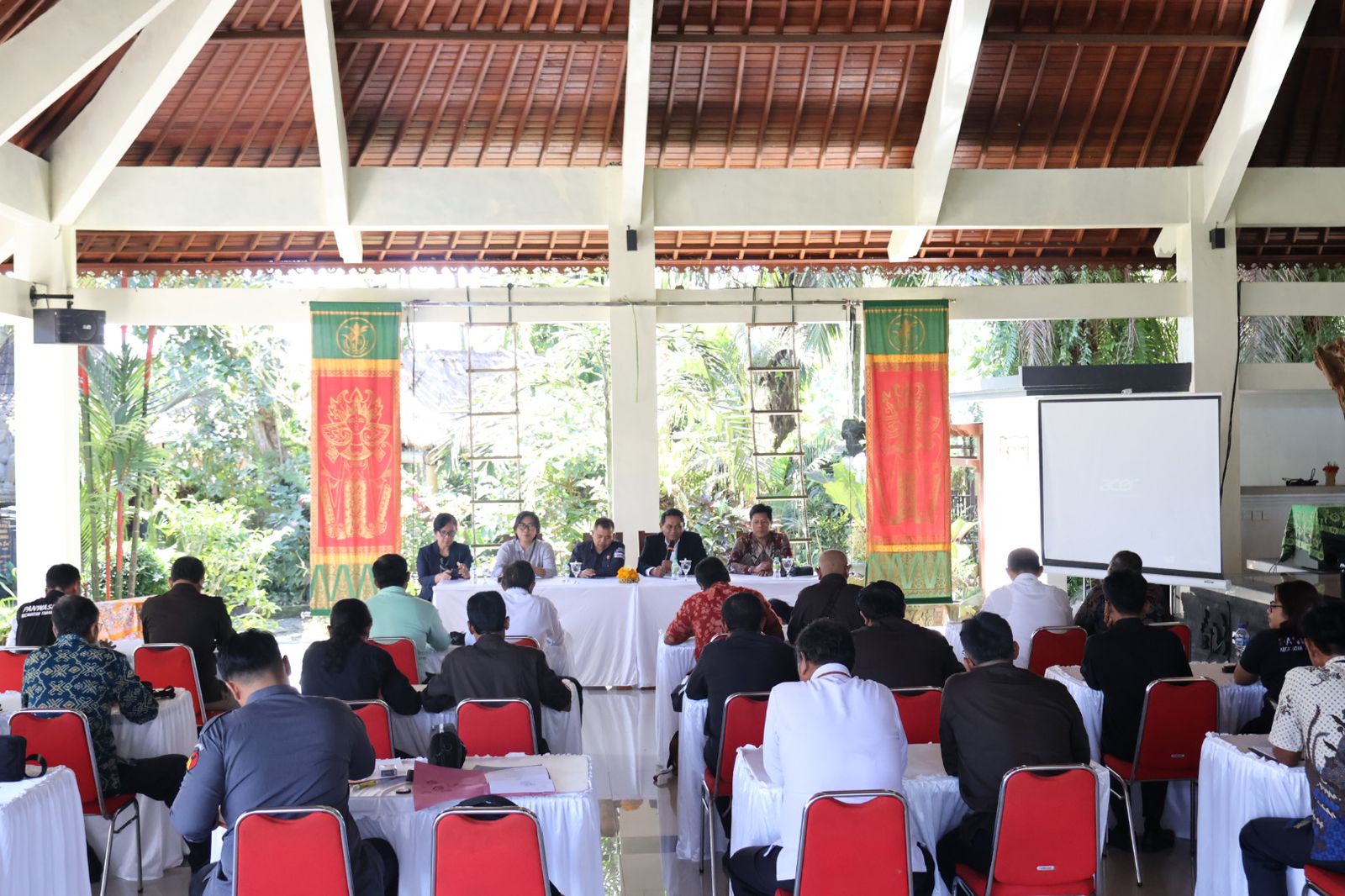 Hukum Sebagai Lentera, Bangkitkan Mata Batin Pengawasan