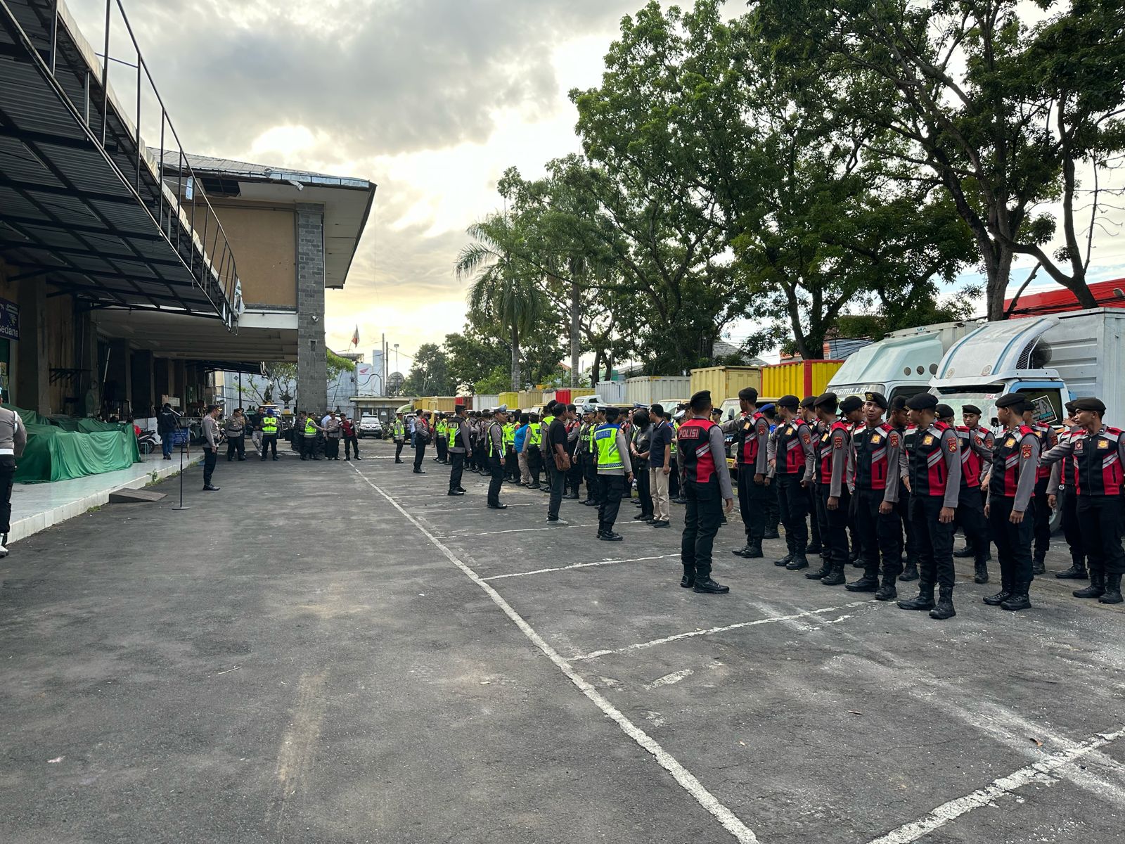 Apel Persiapan Distribusi Logistik Pemilu 2024, Bawaslu Kabupaten Tabanan turut hadir di Gudang Logistik KPU Tabanan