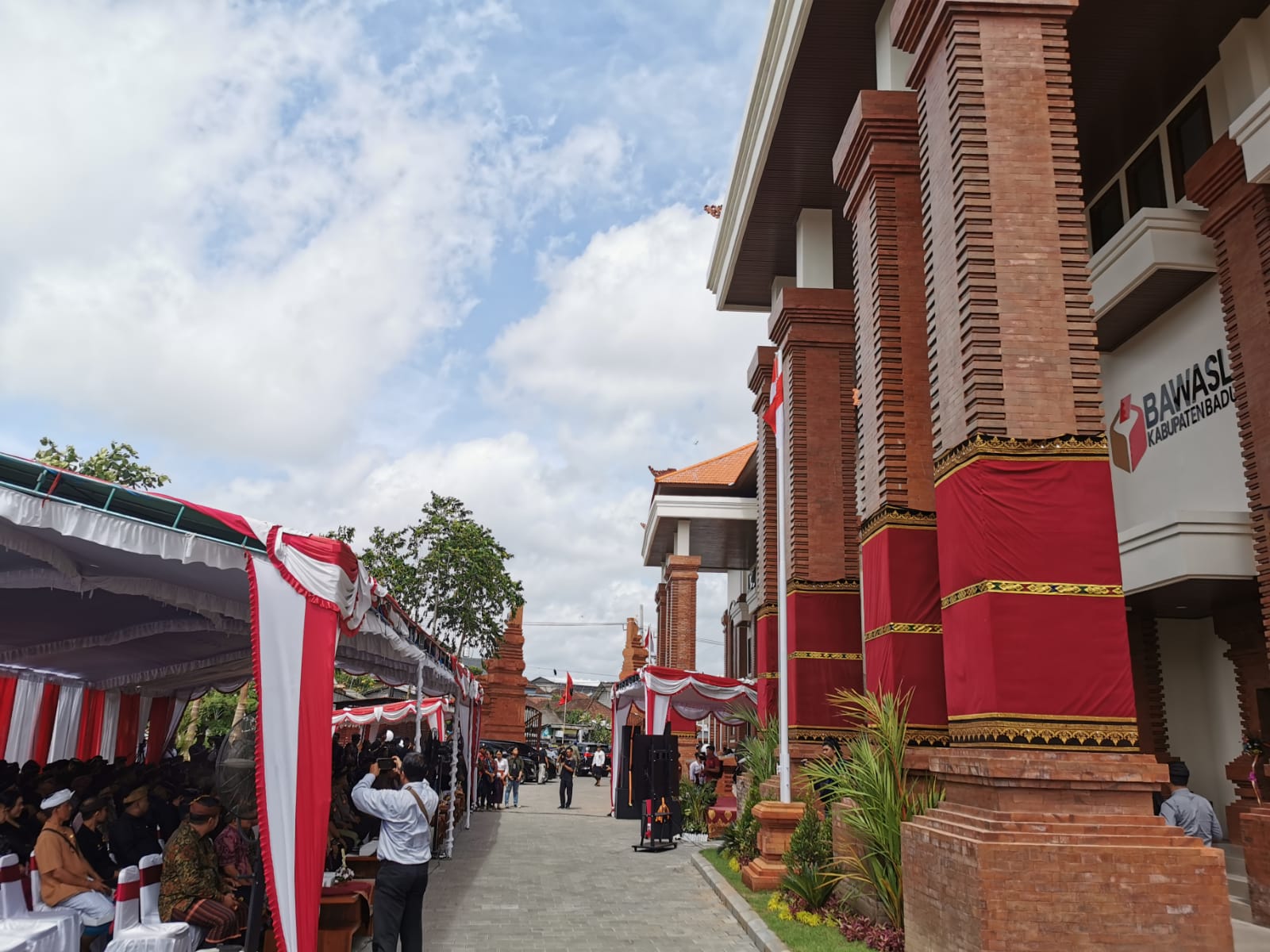 Bawaslu Tabanan menghadiri Serah Terima Penggunaan Gedung Bawaslu Kabupten Badung