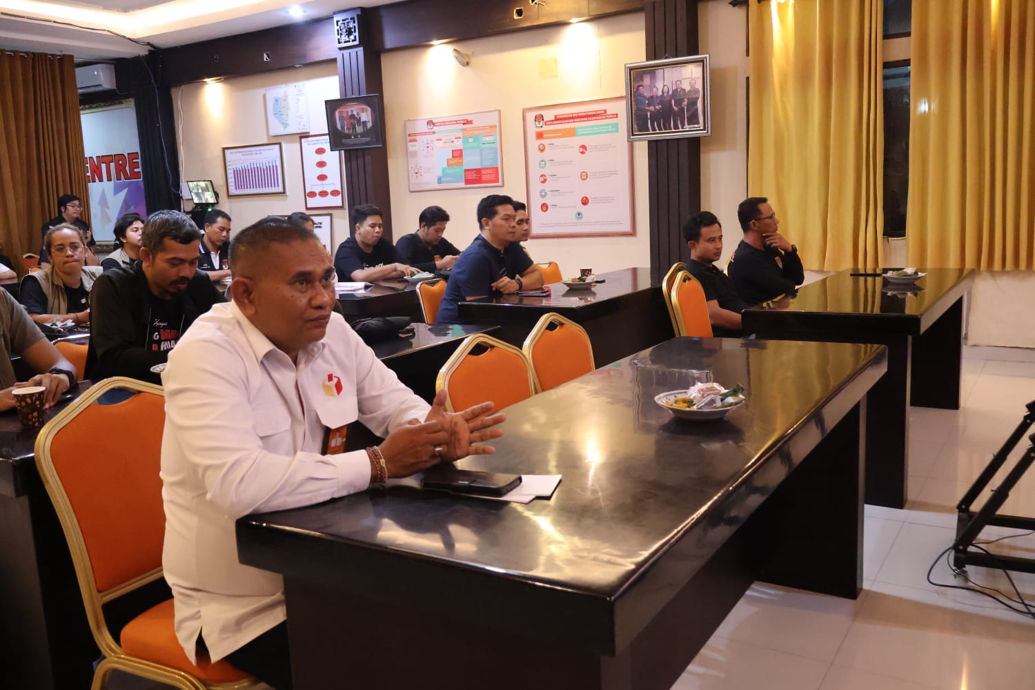 Rapat Pengelolaan Logistik Pemilu 2024, Bawaslu Tabanan menghadiri undangan KPU Tabanan