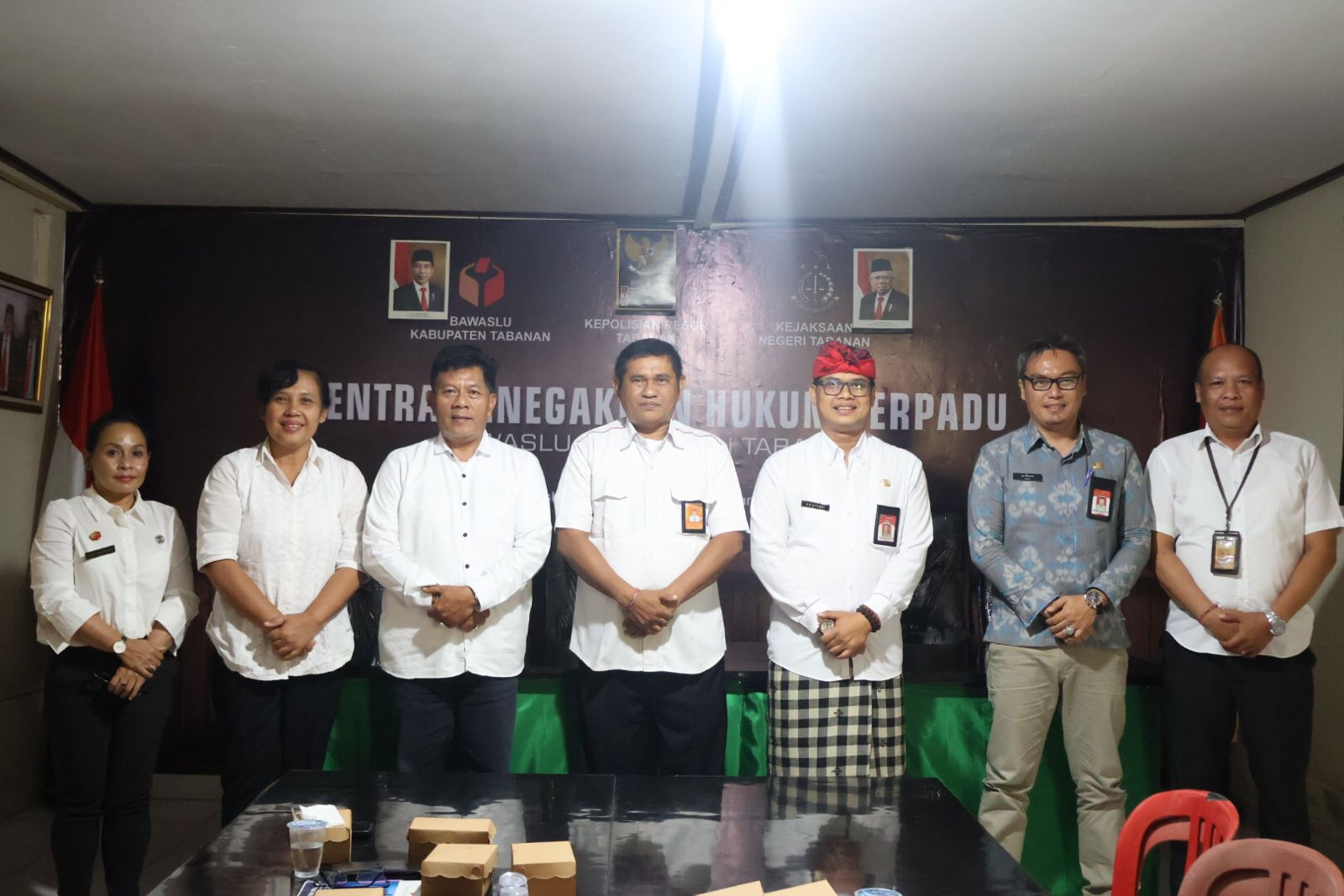 Silahturahmi Badan Kepegawaian dan Pengembangan Sumber Daya Manusia (BKPSDM) Kabupaten Tabanan datangi Kantor Bawaslu Kabupten Tabanan