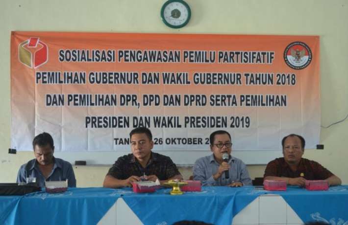 SOSIALISASI PENGAWASAN PARTISIPATIF DENGAN PEMILIH PEMULA DI KABUPATEN TABANAN