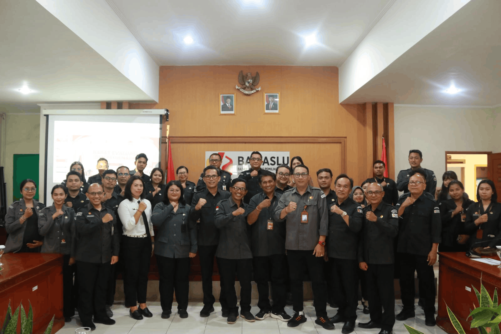 Rapat Evaluasi dan Pembinaan serta Pengelolaan Administrasi Keuangan, Senin (12/10/2026).