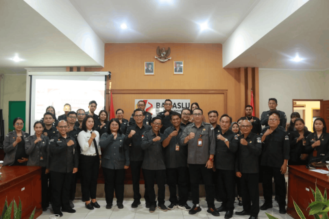 Rapat Evaluasi dan Pembinaan serta Pengelolaan Administrasi Keuangan, Senin (12/10/2026).