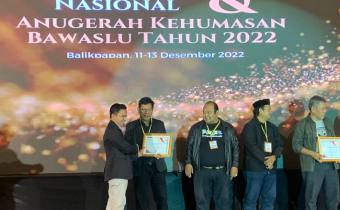 Bawaslu Tabanan Raih Anugerah Dua Penghargaan