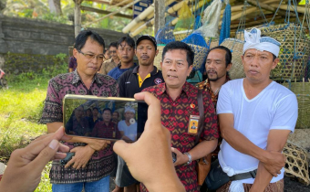 Bawaslu Tabanan Kawal Hak Pilih, Kunjungi Nelayan di Pantai Soka