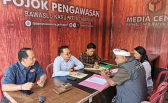 Bawaslu Tabanan bersama Kejaksaan Tinggi Tabanan berdiskusi tentang rekrutmen PTPS