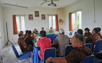 Sosialisasi Netralitas ASN Bawaslu Kabupaten Tabanan hadir ke Kantor Desa Kuwum. 