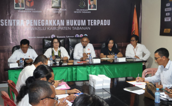 Rapat Evaluasi DPTb Bawaslu Provinsi Bali, Bawaslu Kabupaten Tabanan, bersama Ketua-ketua Panwaslucam se-Kabupaten Tabanan 